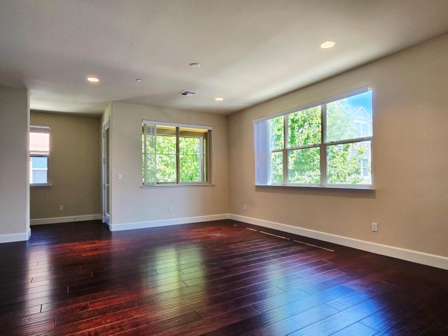 Detail Gallery Image 4 of 23 For 338 Santa Diana Ter, Sunnyvale,  CA 94085 - 4 Beds | 3/1 Baths