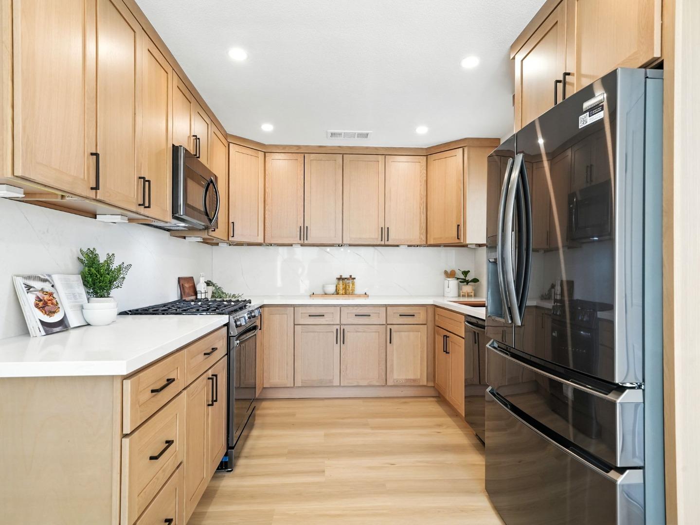 Detail Gallery Image 9 of 26 For 1419 Mount Shasta Ave, Milpitas,  CA 95035 - 4 Beds | 2 Baths