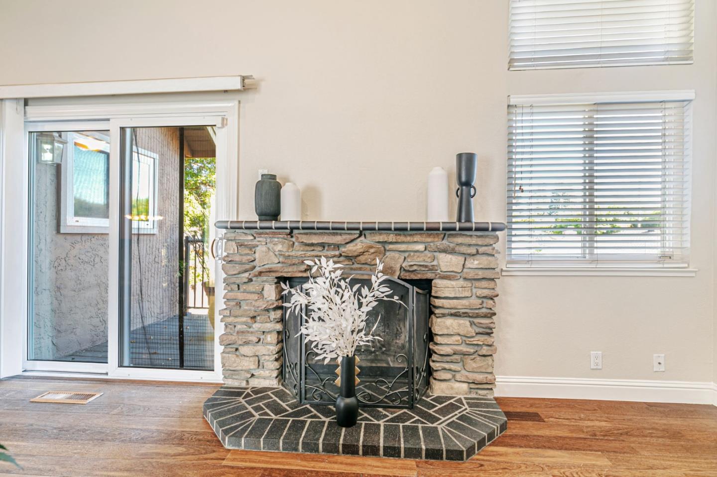 Detail Gallery Image 20 of 36 For 2128 Canoas Garden #D,  San Jose,  CA 95125 - 2 Beds | 1/1 Baths