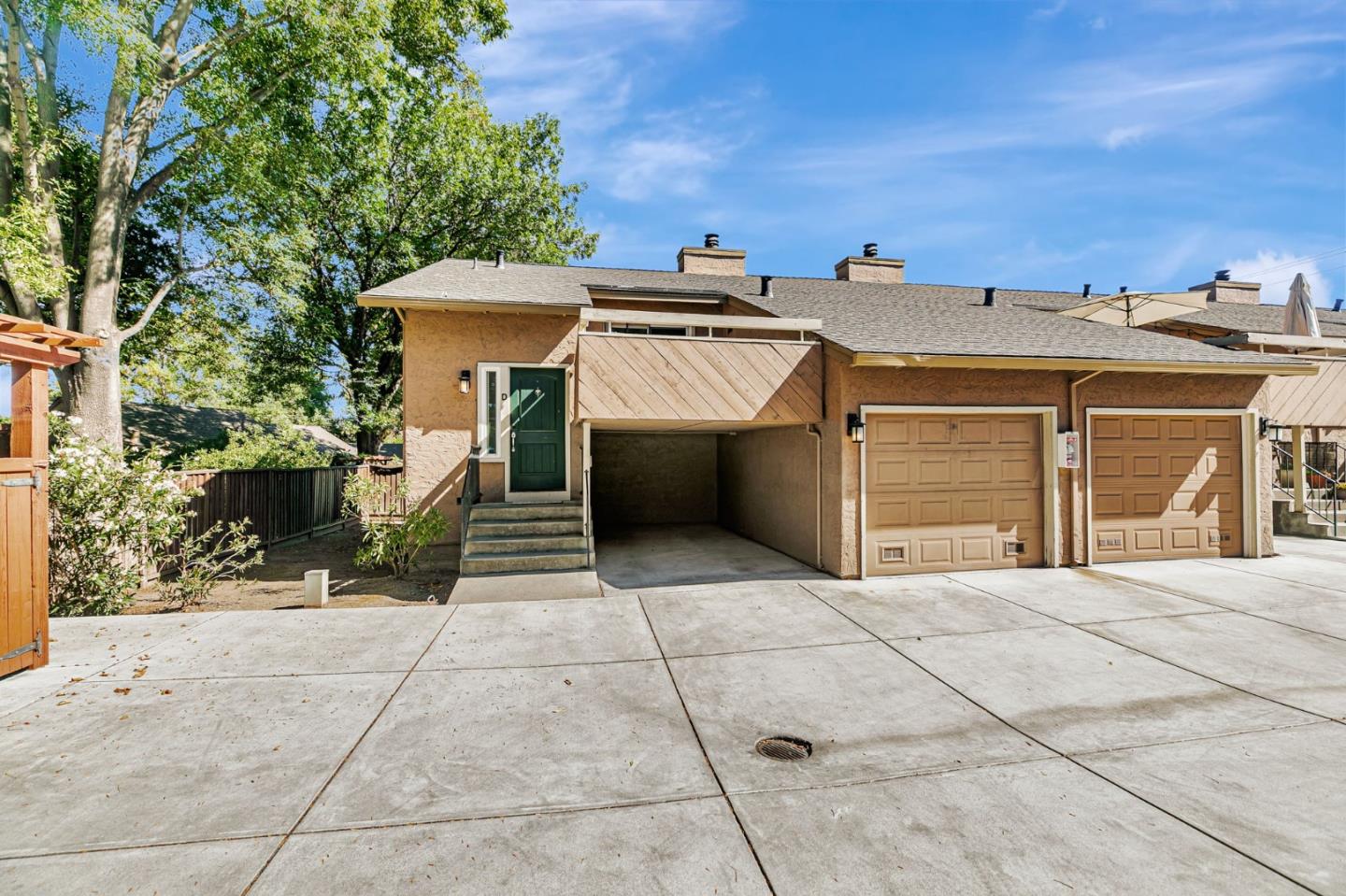 Detail Gallery Image 3 of 36 For 2128 Canoas Garden #D,  San Jose,  CA 95125 - 2 Beds | 1/1 Baths