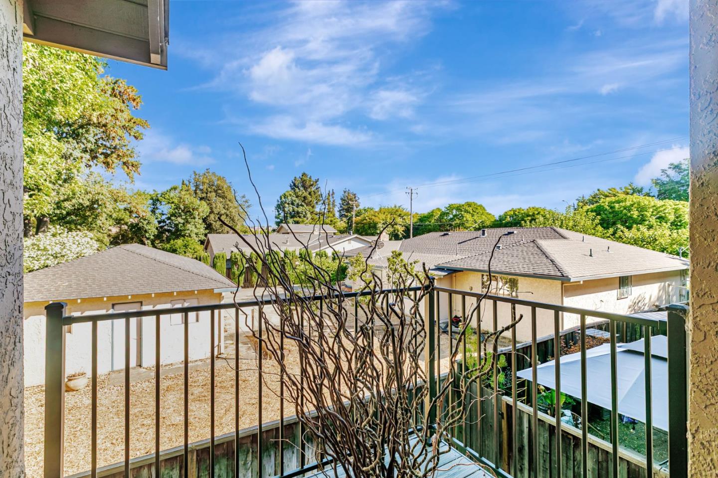 Detail Gallery Image 5 of 36 For 2128 Canoas Garden #D,  San Jose,  CA 95125 - 2 Beds | 1/1 Baths