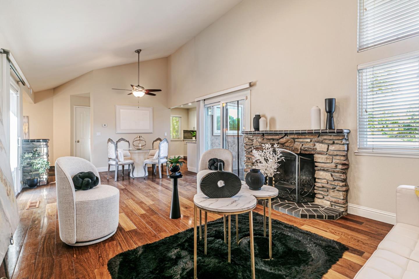 Detail Gallery Image 7 of 36 For 2128 Canoas Garden #D,  San Jose,  CA 95125 - 2 Beds | 1/1 Baths