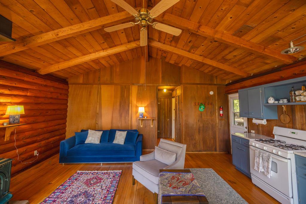 Detail Gallery Image 10 of 32 For 36865 Dormody Rd #80,  Carmel,  CA 93923 - 1 Beds | 1 Baths