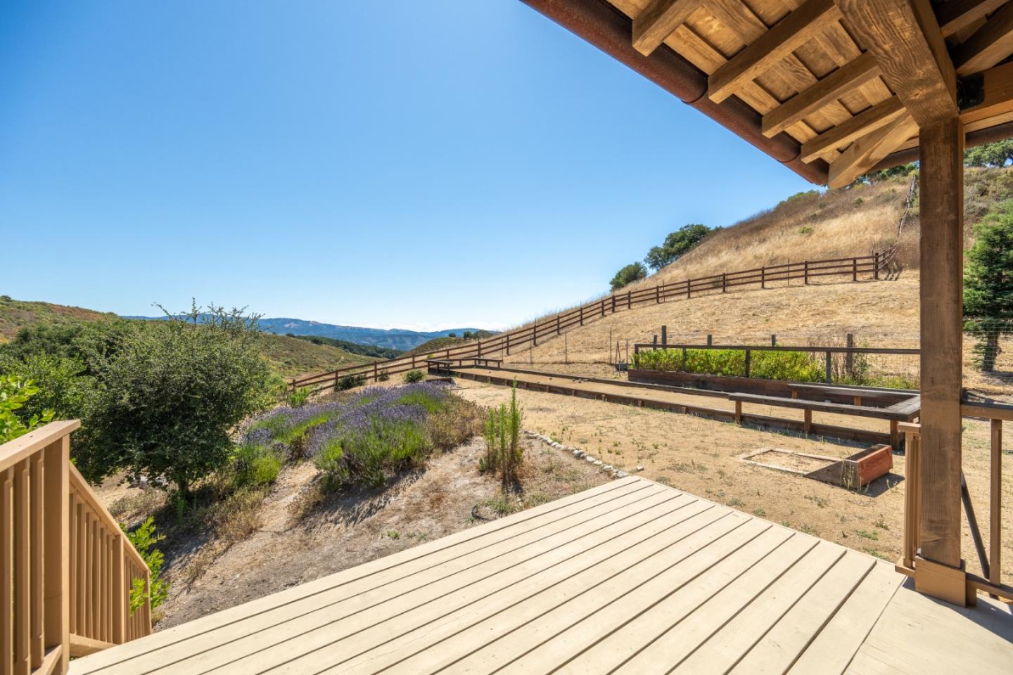 Detail Gallery Image 10 of 45 For 10265 Calle De Robles, Carmel Valley,  CA 93923 - 5 Beds | 5 Baths