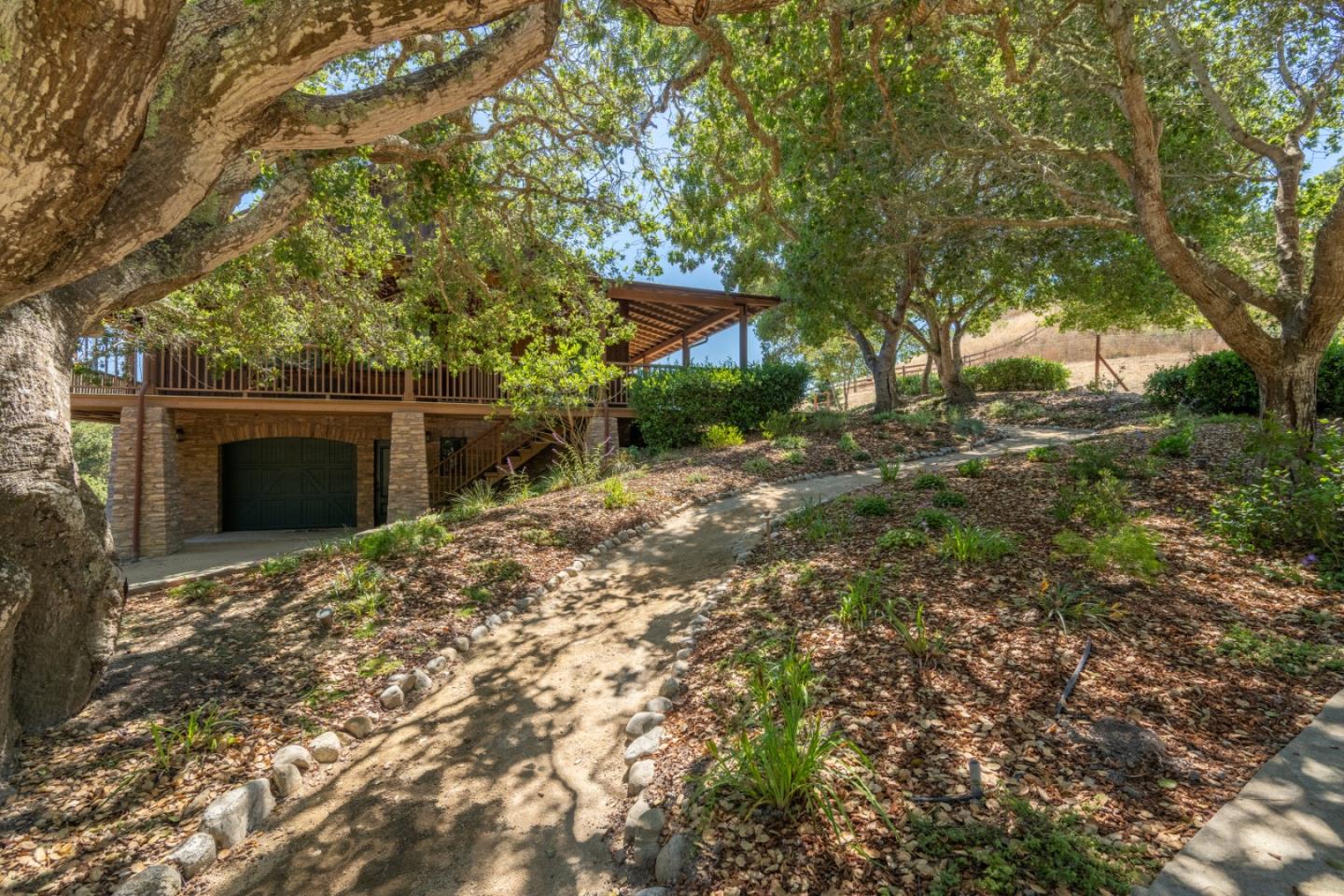 Detail Gallery Image 16 of 45 For 10265 Calle De Robles, Carmel Valley,  CA 93923 - 5 Beds | 5 Baths