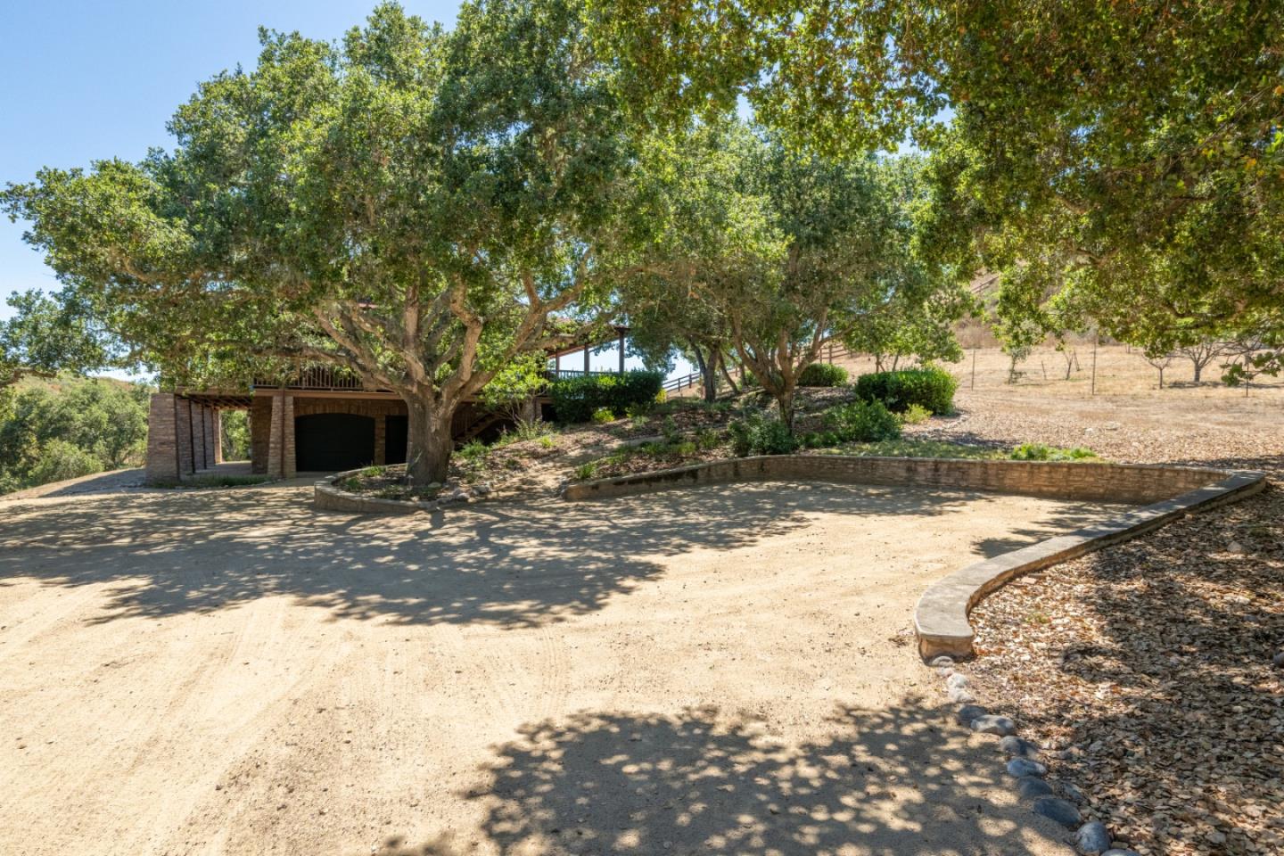 Detail Gallery Image 18 of 45 For 10265 Calle De Robles, Carmel Valley,  CA 93923 - 5 Beds | 5 Baths