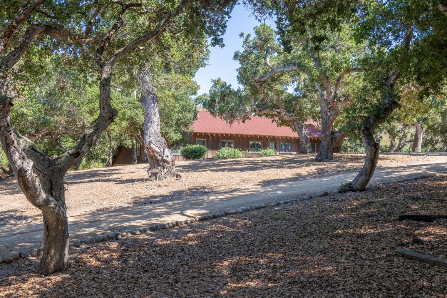 Detail Gallery Image 19 of 45 For 10265 Calle De Robles, Carmel Valley,  CA 93923 - 5 Beds | 5 Baths