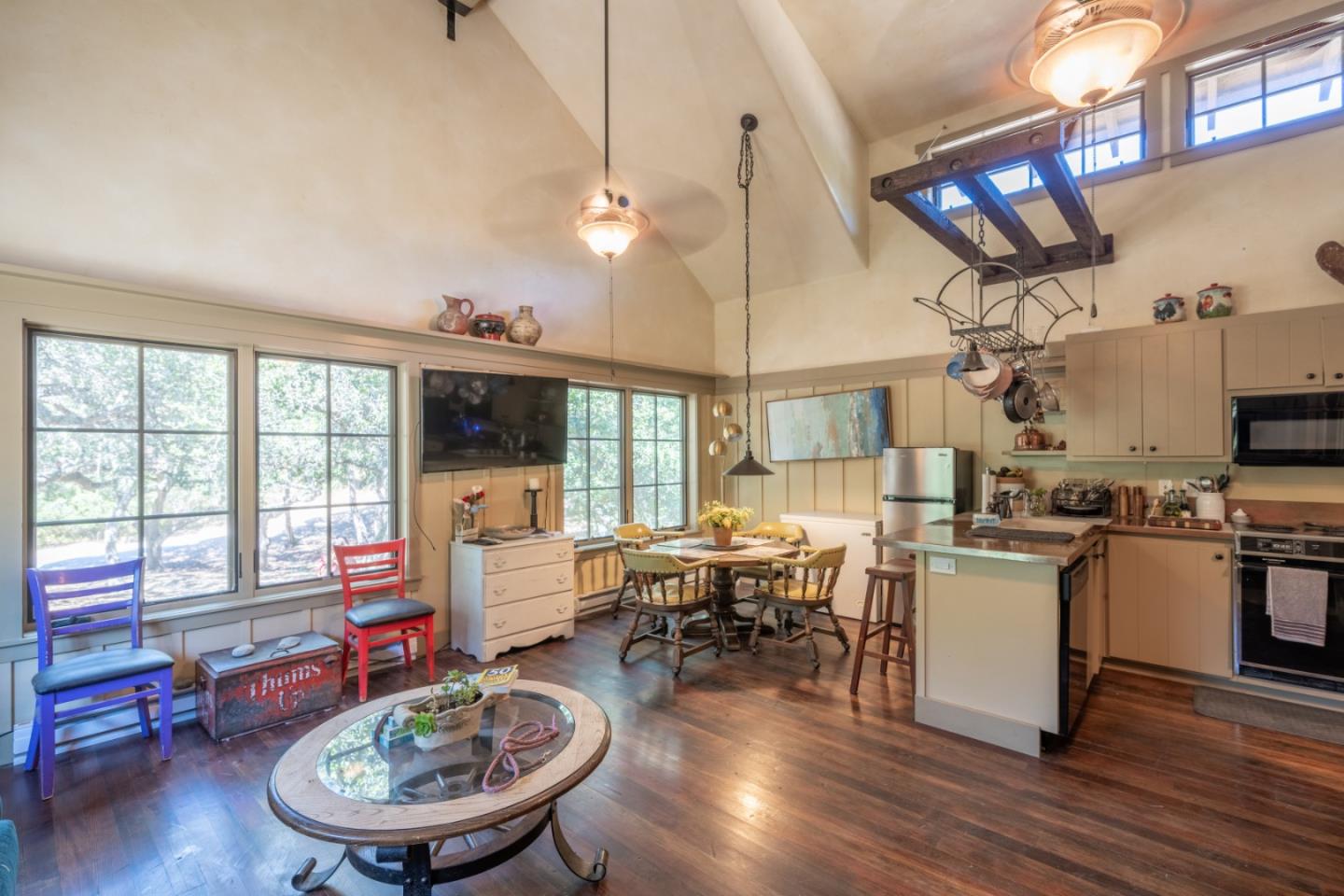 Detail Gallery Image 22 of 45 For 10265 Calle De Robles, Carmel Valley,  CA 93923 - 5 Beds | 5 Baths