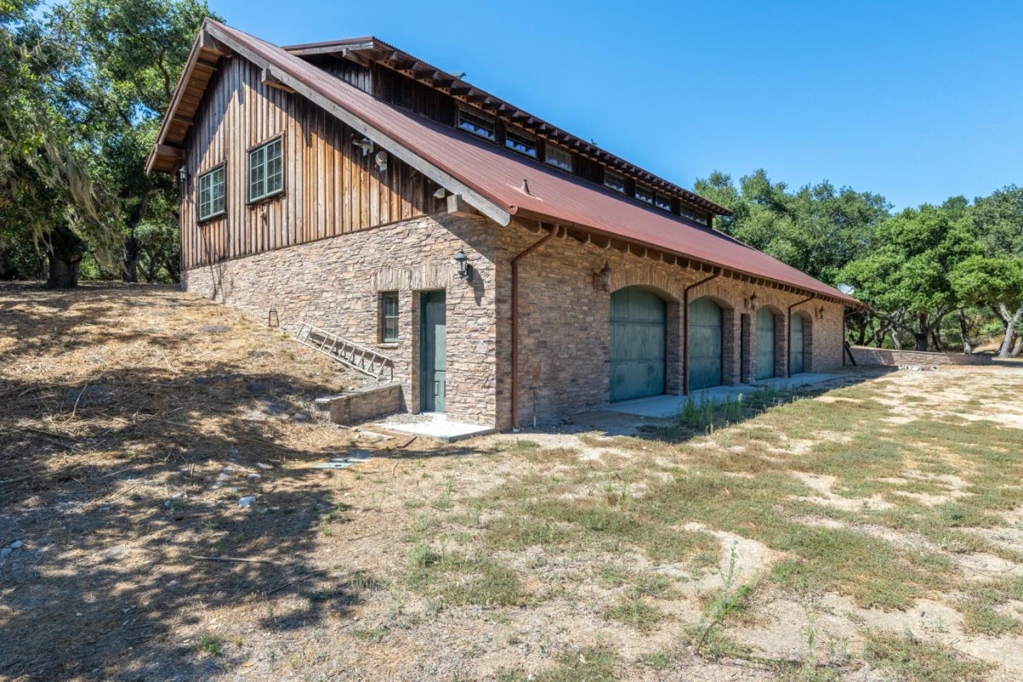 Detail Gallery Image 31 of 45 For 10265 Calle De Robles, Carmel Valley,  CA 93923 - 5 Beds | 5 Baths