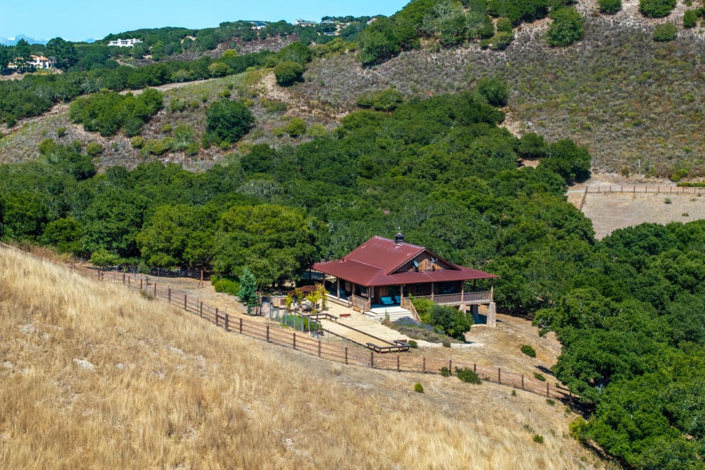 Detail Gallery Image 5 of 45 For 10265 Calle De Robles, Carmel Valley,  CA 93923 - 5 Beds | 5 Baths