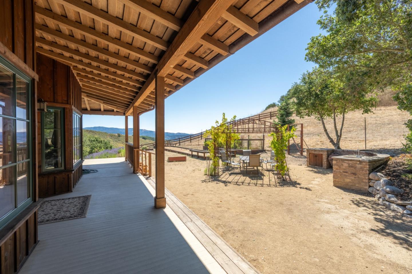 Detail Gallery Image 7 of 45 For 10265 Calle De Robles, Carmel Valley,  CA 93923 - 5 Beds | 5 Baths