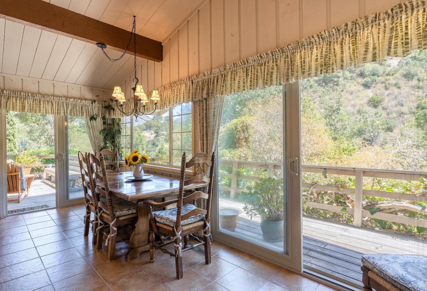 Detail Gallery Image 11 of 46 For 53 Southbank Road, Carmel Valley,  CA 93924 - 4 Beds | 2 Baths