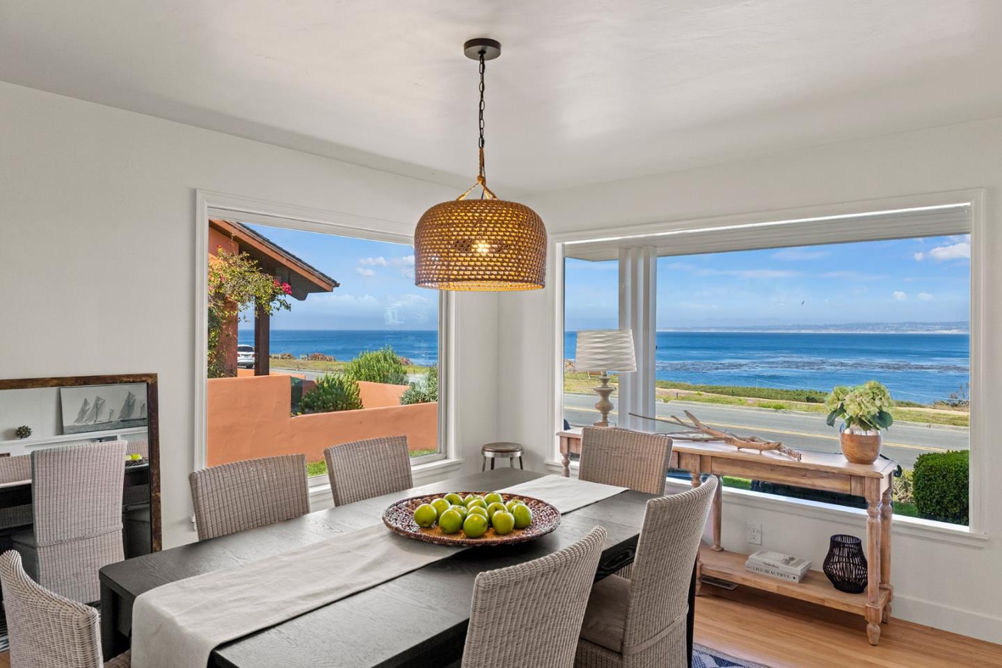 Detail Gallery Image 10 of 46 For 847 Ocean View Blvd, Pacific Grove,  CA 93950 - 3 Beds | 3 Baths