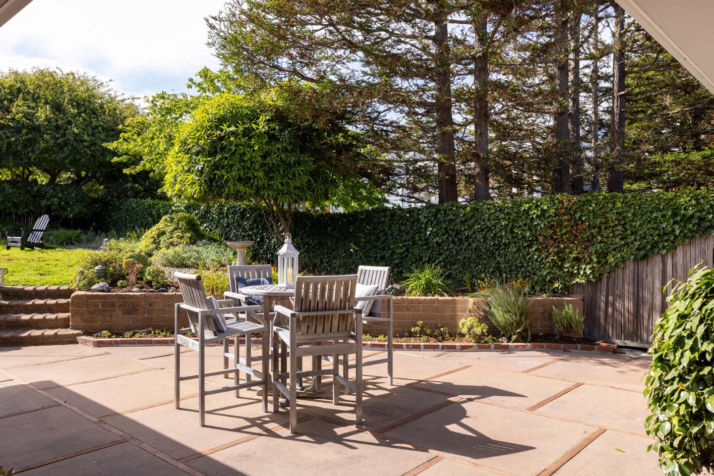 Detail Gallery Image 17 of 46 For 847 Ocean View Blvd, Pacific Grove,  CA 93950 - 3 Beds | 3 Baths
