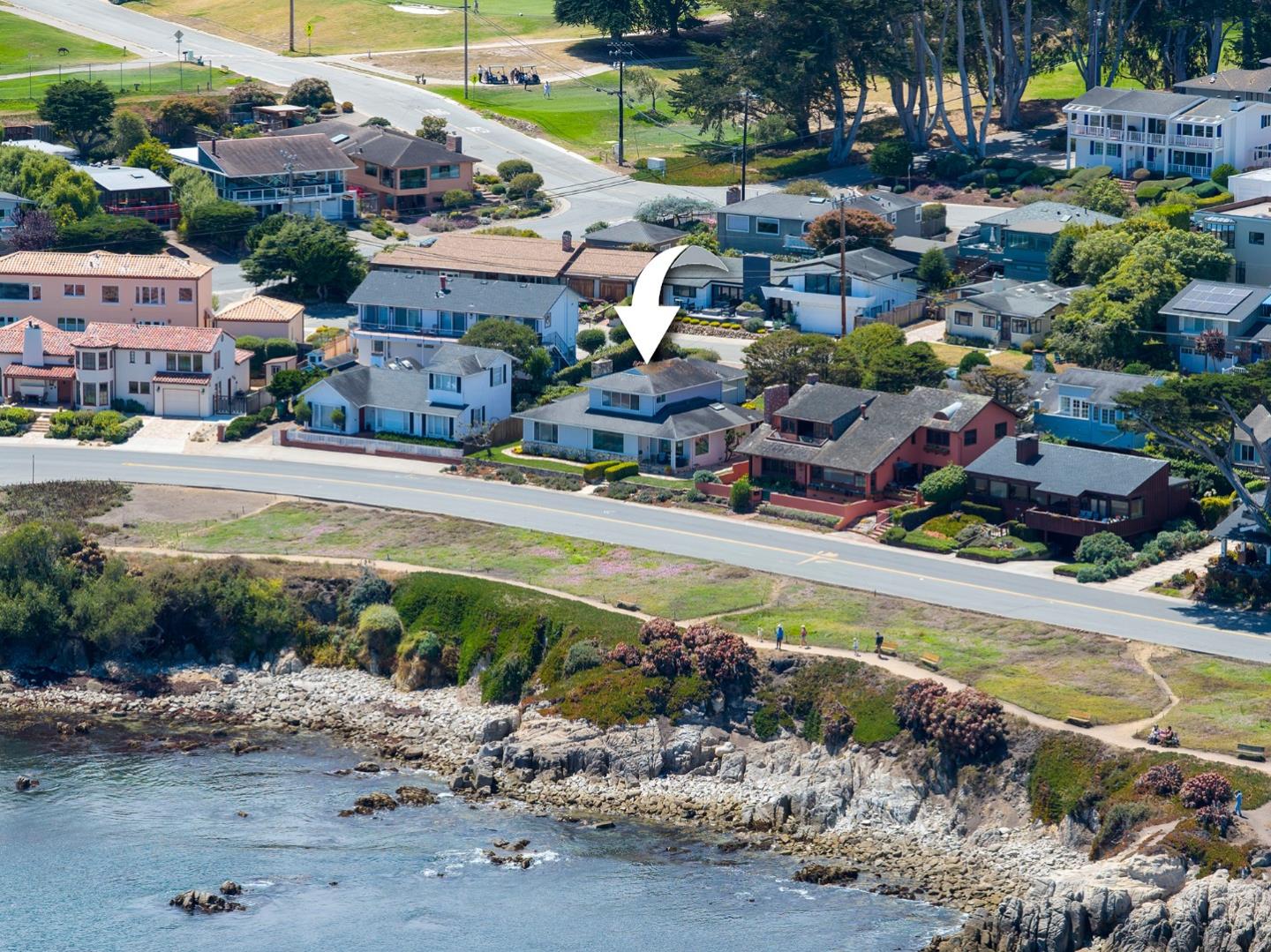 Detail Gallery Image 2 of 46 For 847 Ocean View Blvd, Pacific Grove,  CA 93950 - 3 Beds | 3 Baths