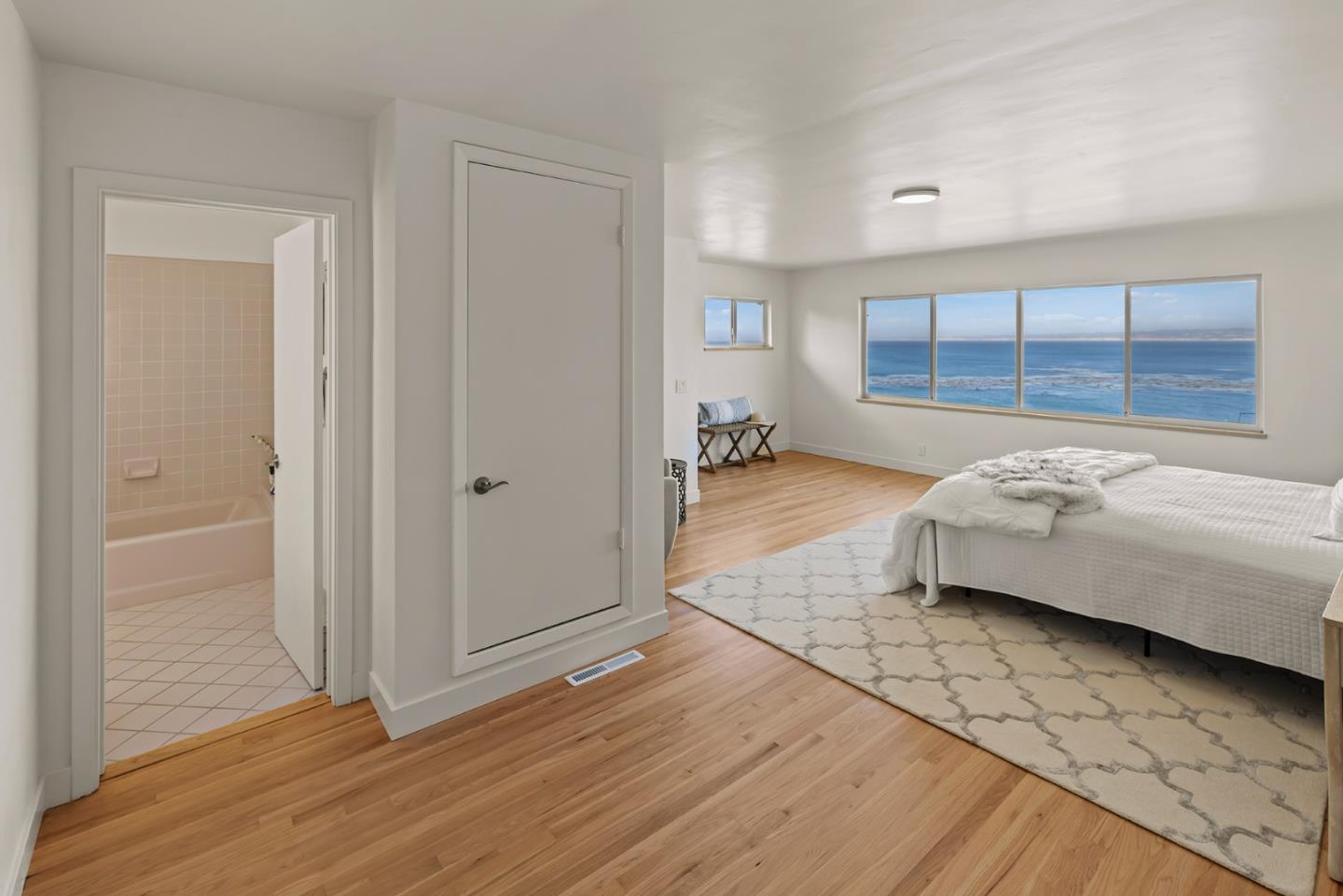 Detail Gallery Image 21 of 46 For 847 Ocean View Blvd, Pacific Grove,  CA 93950 - 3 Beds | 3 Baths