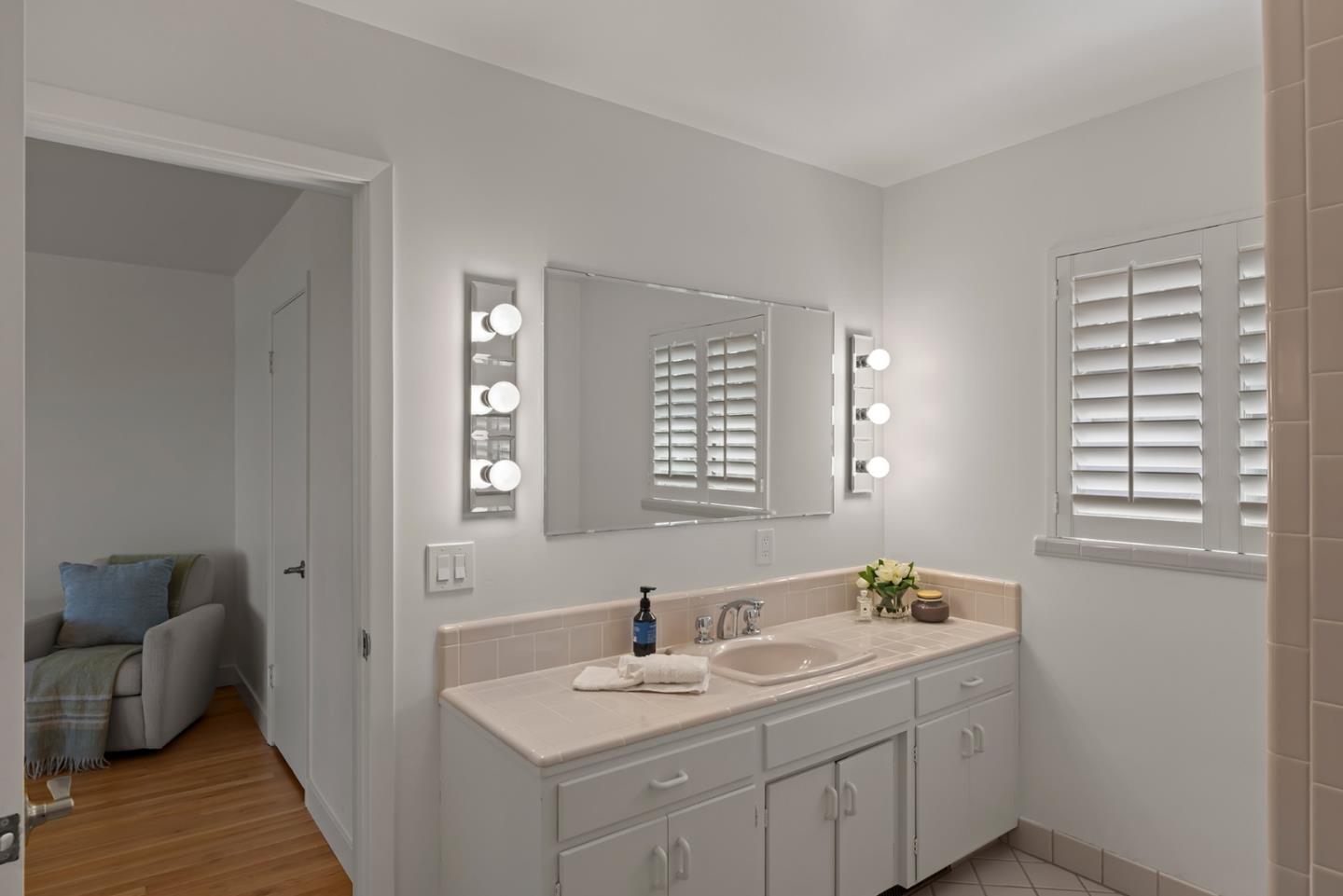 Detail Gallery Image 22 of 46 For 847 Ocean View Blvd, Pacific Grove,  CA 93950 - 3 Beds | 3 Baths