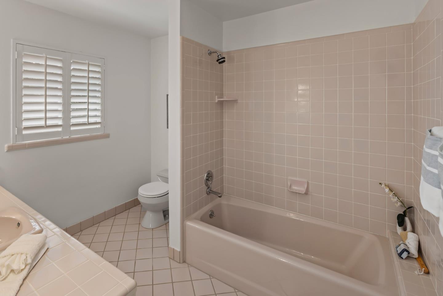Detail Gallery Image 23 of 46 For 847 Ocean View Blvd, Pacific Grove,  CA 93950 - 3 Beds | 3 Baths