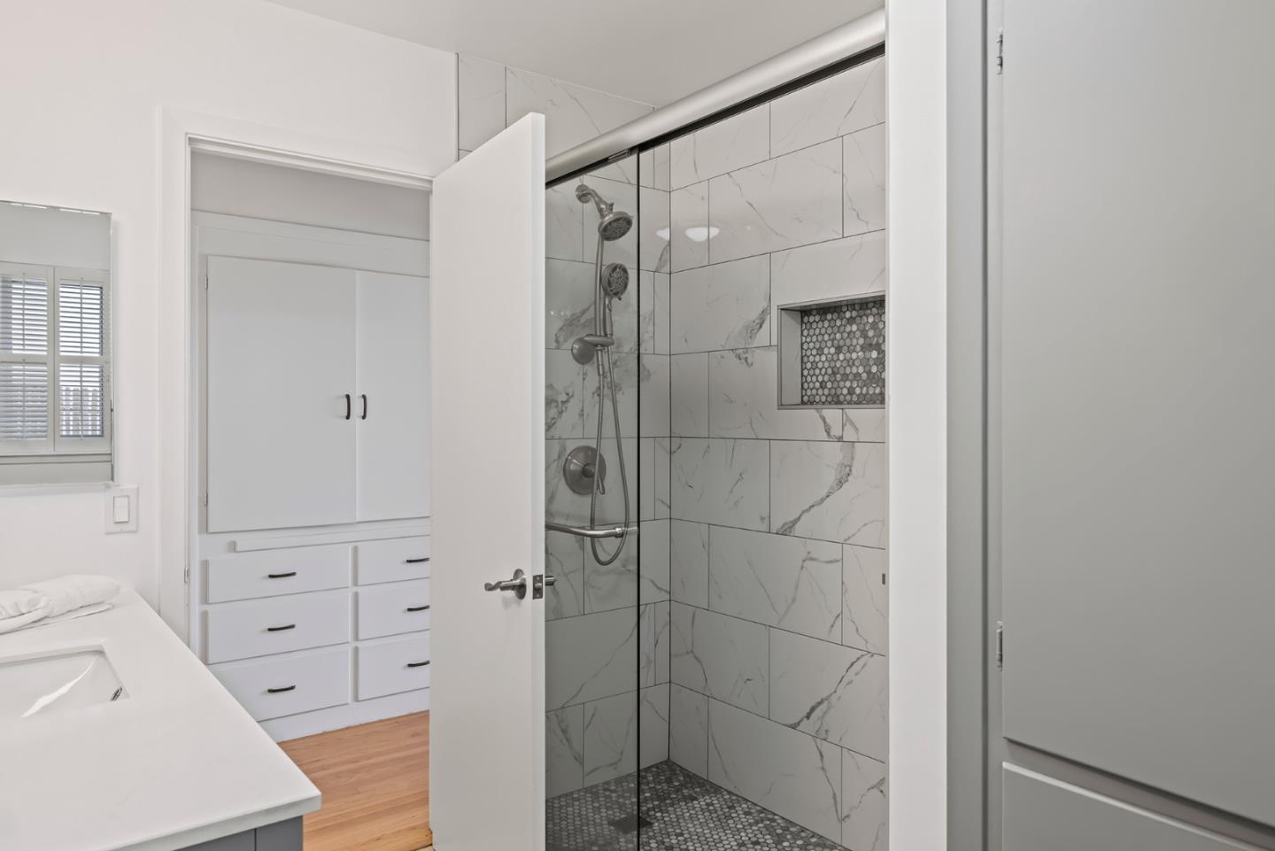 Detail Gallery Image 27 of 46 For 847 Ocean View Blvd, Pacific Grove,  CA 93950 - 3 Beds | 3 Baths
