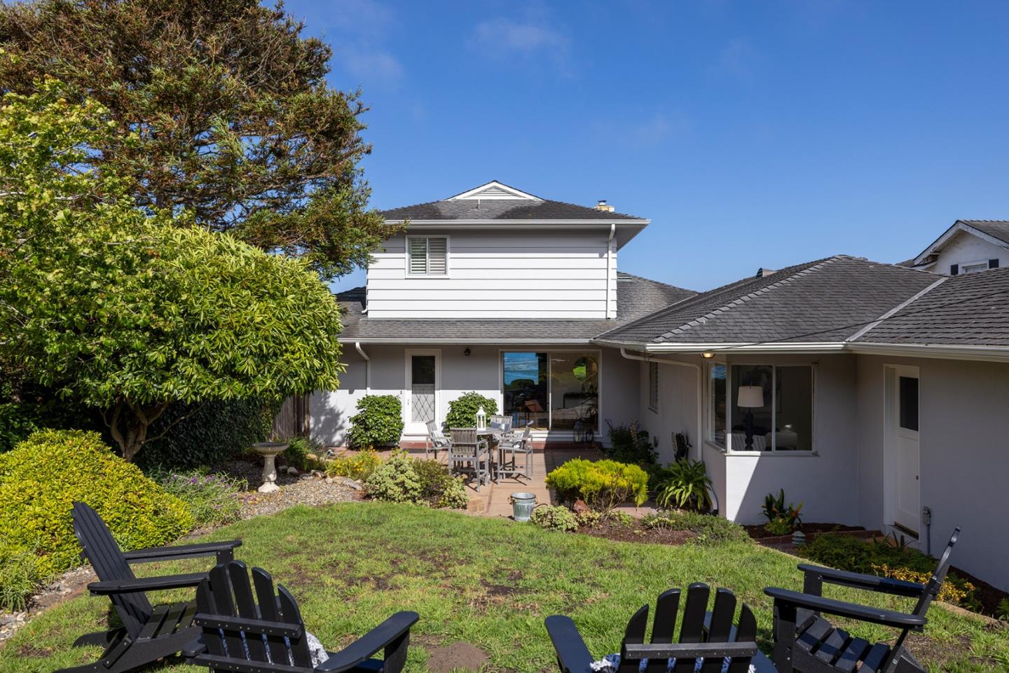 Detail Gallery Image 37 of 46 For 847 Ocean View Blvd, Pacific Grove,  CA 93950 - 3 Beds | 3 Baths