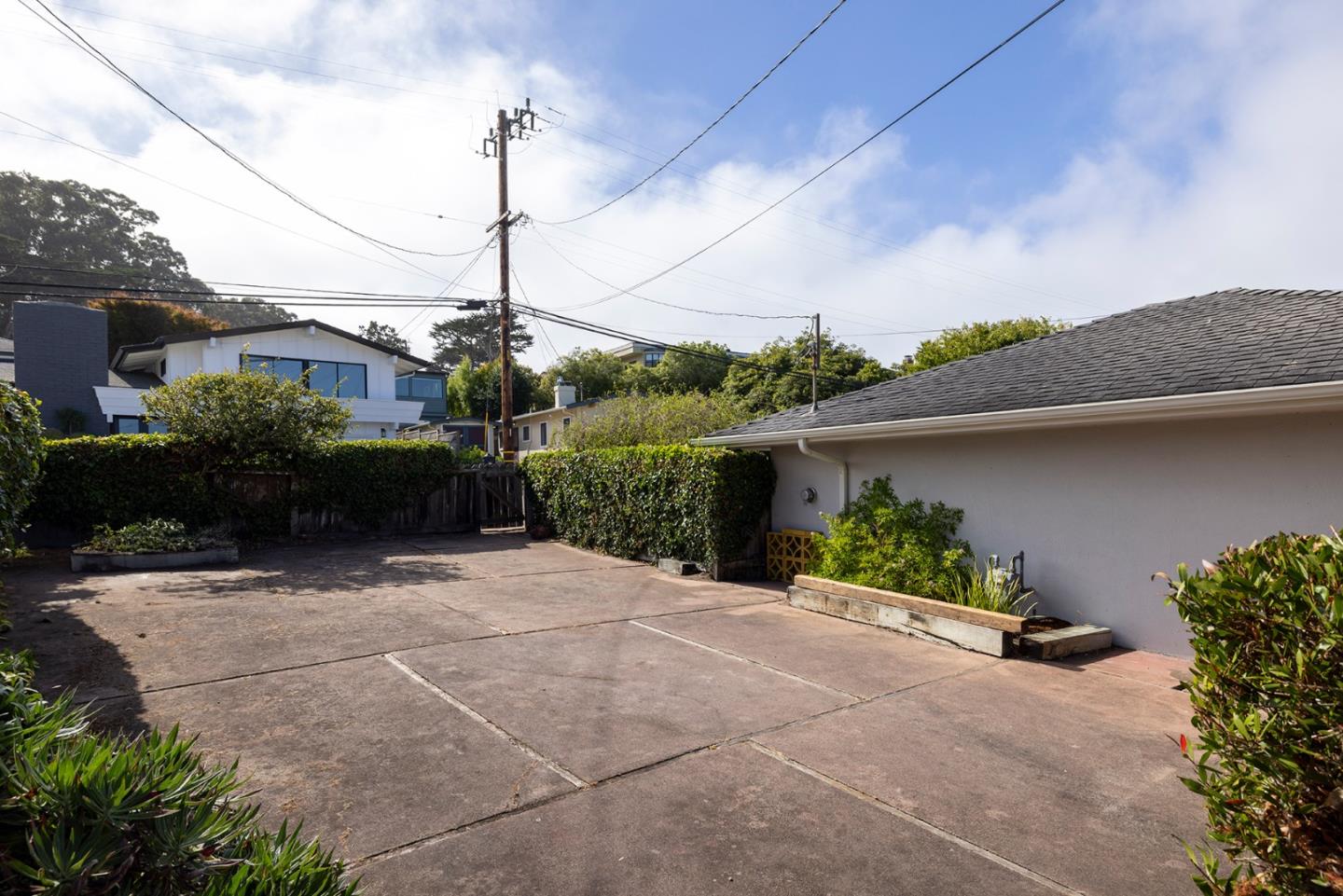 Detail Gallery Image 39 of 46 For 847 Ocean View Blvd, Pacific Grove,  CA 93950 - 3 Beds | 3 Baths