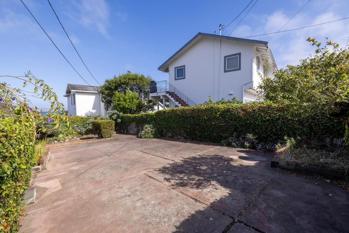 Detail Gallery Image 40 of 46 For 847 Ocean View Blvd, Pacific Grove,  CA 93950 - 3 Beds | 3 Baths