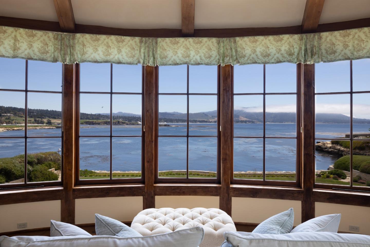 Detail Gallery Image 13 of 24 For 1494 Cypress Dr, Pebble Beach,  CA 93953 - 6 Beds | 7/3 Baths