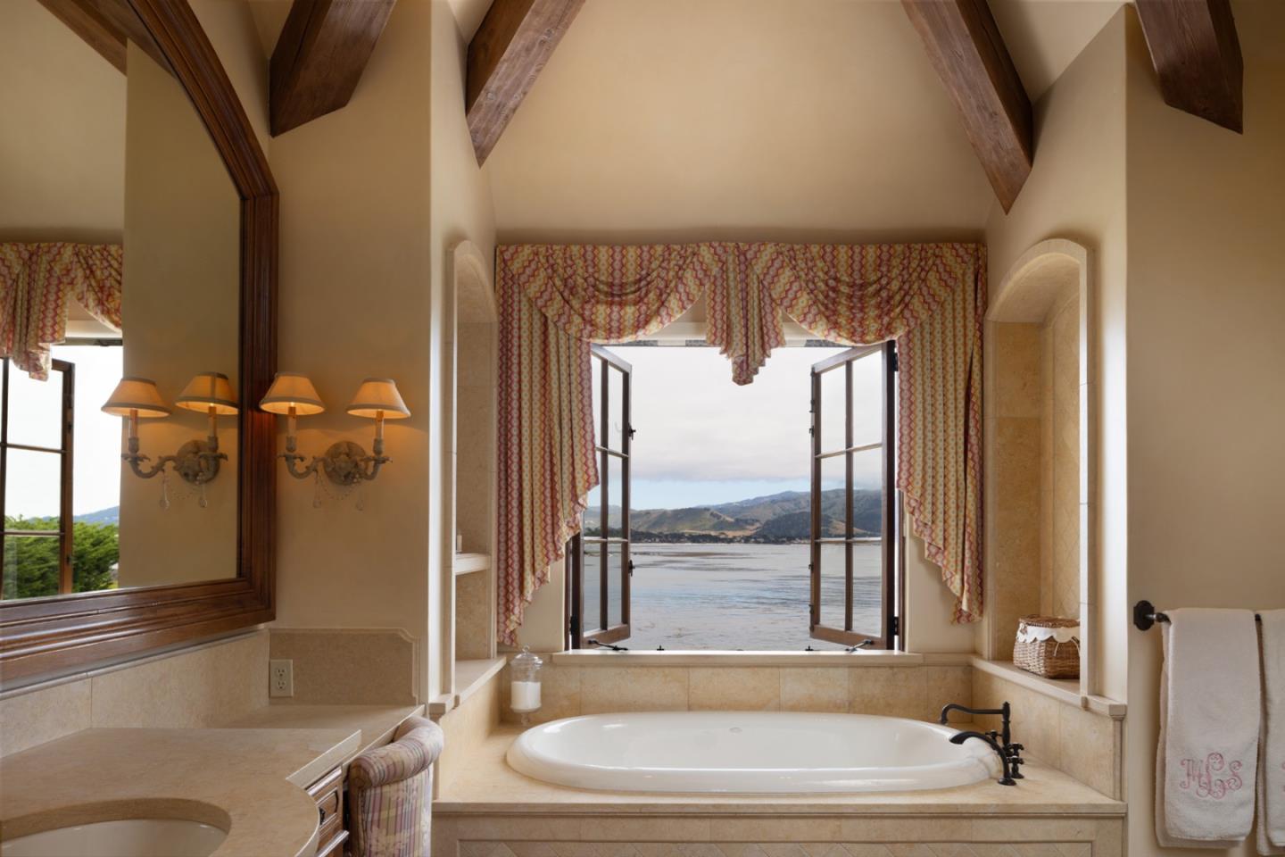 Detail Gallery Image 14 of 24 For 1494 Cypress Dr, Pebble Beach,  CA 93953 - 6 Beds | 7/3 Baths