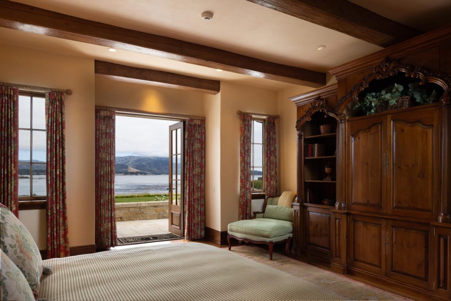 Detail Gallery Image 16 of 24 For 1494 Cypress Dr, Pebble Beach,  CA 93953 - 6 Beds | 7/3 Baths