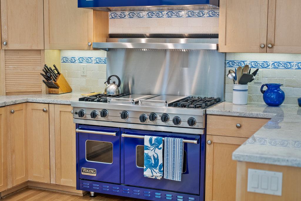 Detail Gallery Image 10 of 20 For 1901 Glenwood Dr, Scotts Valley,  CA 95066 - 3 Beds | 2/1 Baths