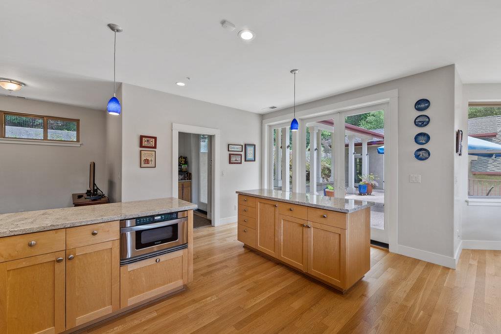 Detail Gallery Image 13 of 20 For 1901 Glenwood Dr, Scotts Valley,  CA 95066 - 3 Beds | 2/1 Baths