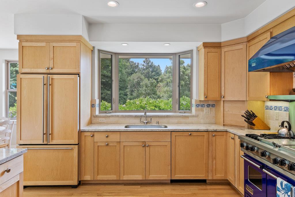 Detail Gallery Image 8 of 20 For 1901 Glenwood Dr, Scotts Valley,  CA 95066 - 3 Beds | 2/1 Baths