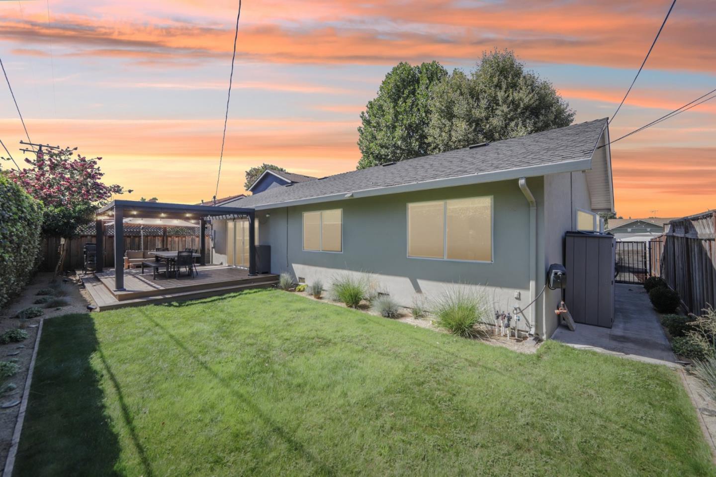Detail Gallery Image 22 of 37 For 2412 Stokes St, San Jose,  CA 95128 - 3 Beds | 2 Baths