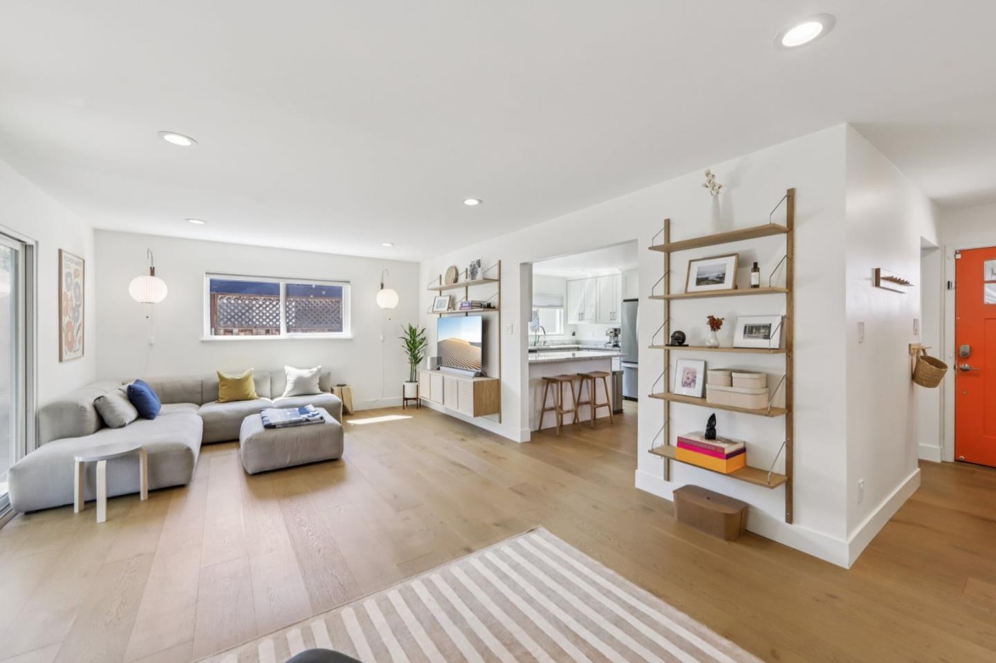 Detail Gallery Image 3 of 37 For 2412 Stokes St, San Jose,  CA 95128 - 3 Beds | 2 Baths