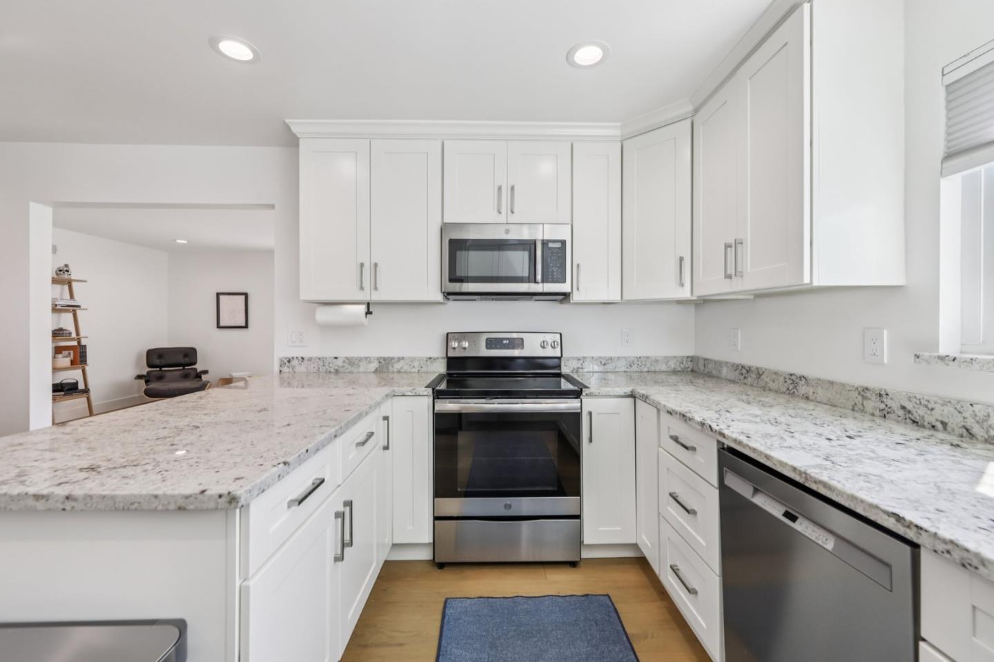 Detail Gallery Image 5 of 37 For 2412 Stokes St, San Jose,  CA 95128 - 3 Beds | 2 Baths