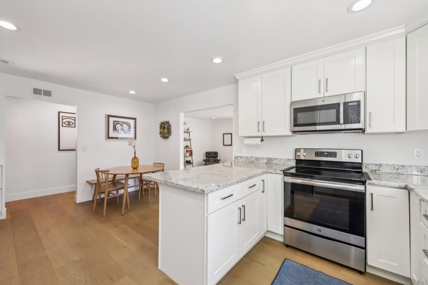 Detail Gallery Image 6 of 37 For 2412 Stokes St, San Jose,  CA 95128 - 3 Beds | 2 Baths