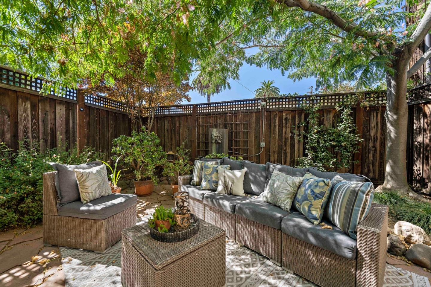 Detail Gallery Image 22 of 37 For 35 Hawthorne Way, San Jose,  CA 95110 - 3 Beds | 2 Baths