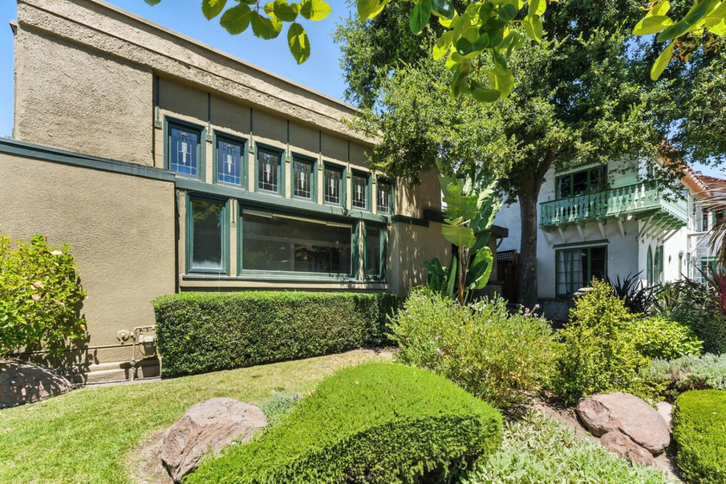 Detail Gallery Image 4 of 37 For 35 Hawthorne Way, San Jose,  CA 95110 - 3 Beds | 2 Baths