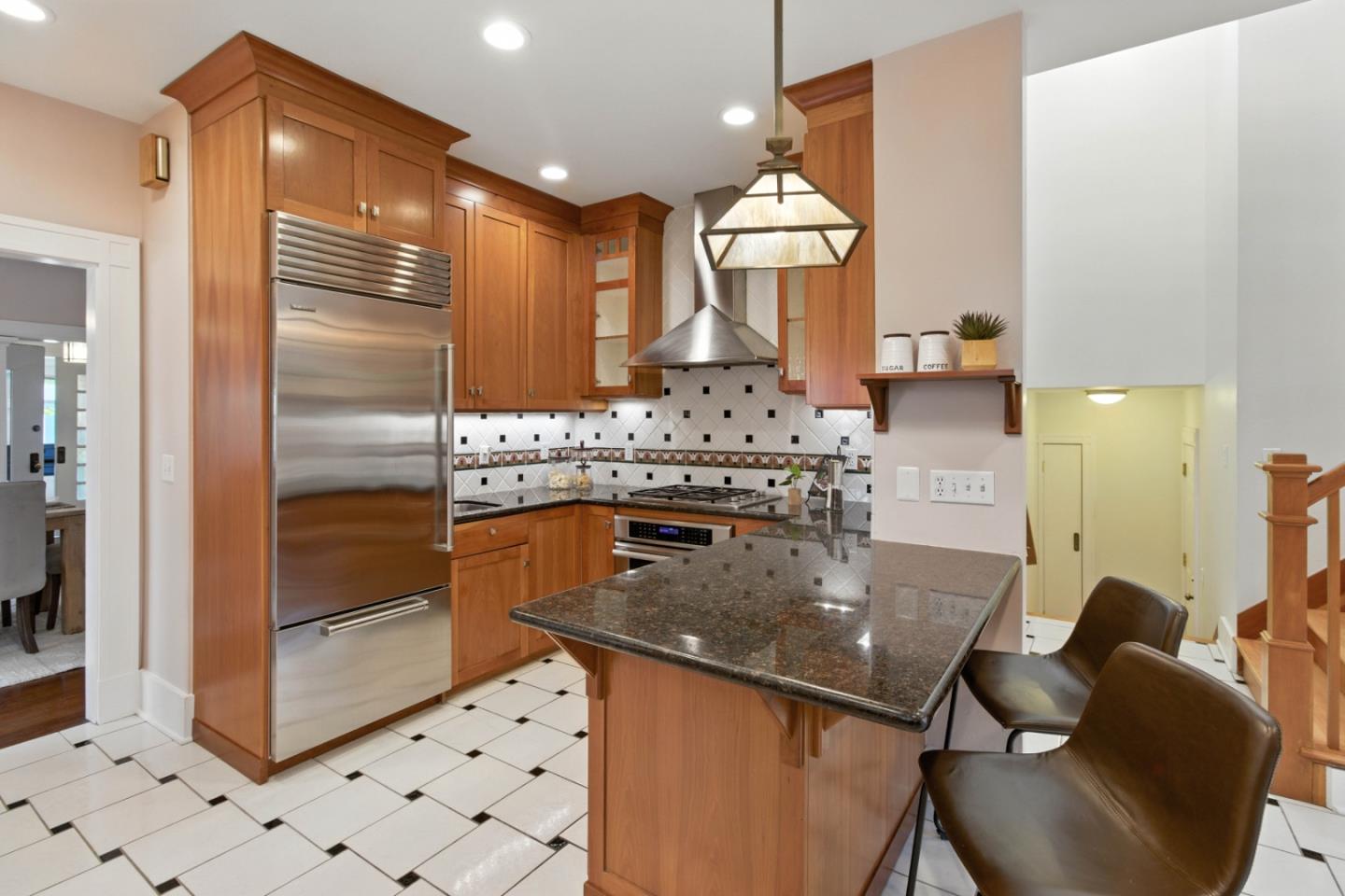 Detail Gallery Image 7 of 37 For 35 Hawthorne Way, San Jose,  CA 95110 - 3 Beds | 2 Baths