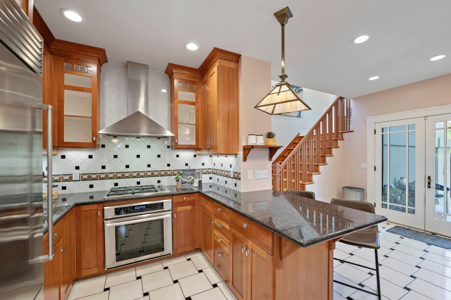 Detail Gallery Image 9 of 37 For 35 Hawthorne Way, San Jose,  CA 95110 - 3 Beds | 2 Baths