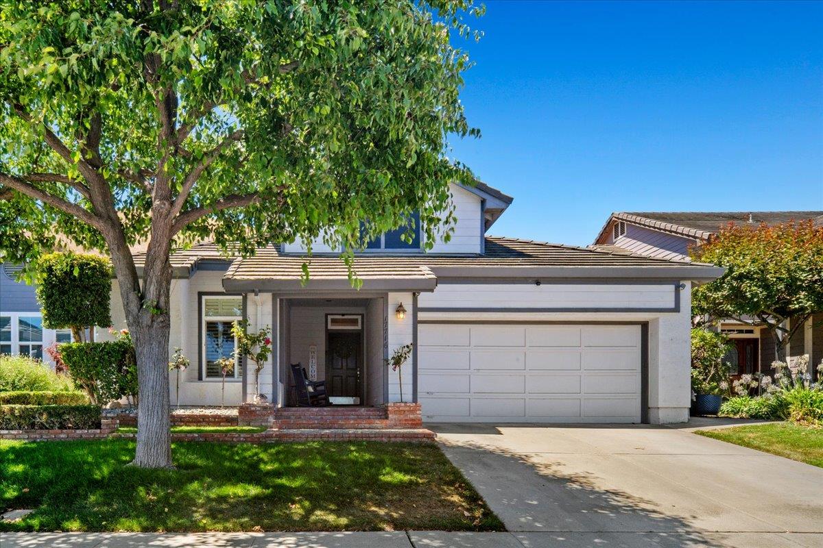 Detail Gallery Image 1 of 38 For 17716 Riverbend Rd, Salinas,  CA 93908 - 3 Beds | 2 Baths
