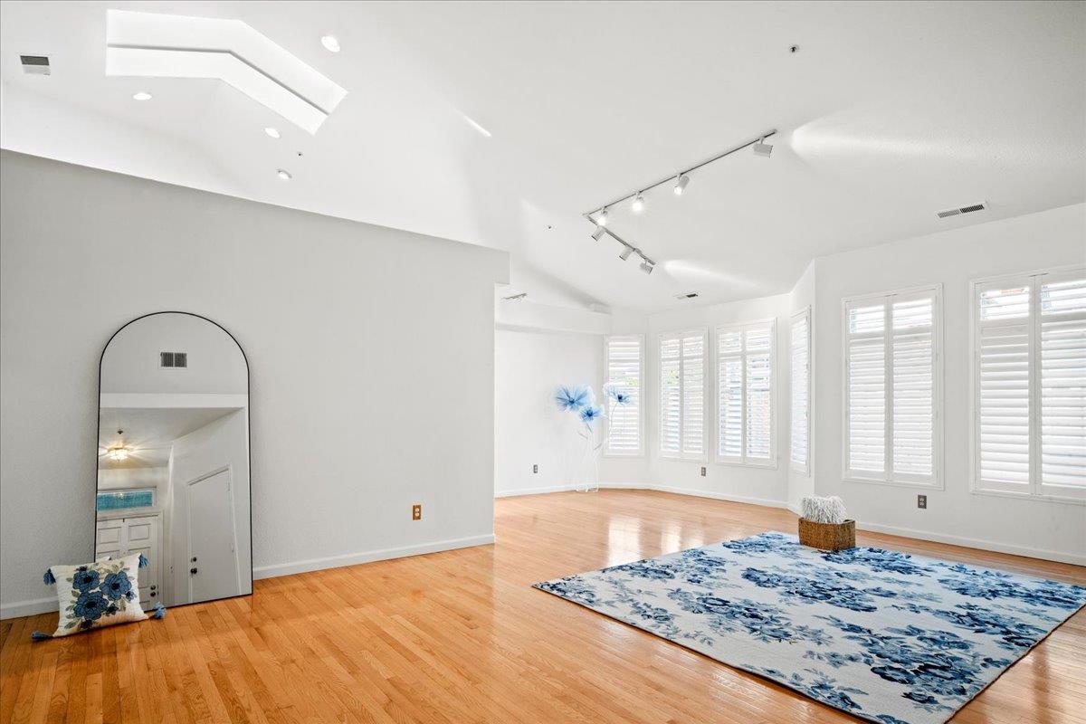 Detail Gallery Image 5 of 38 For 17716 Riverbend Rd, Salinas,  CA 93908 - 3 Beds | 2 Baths