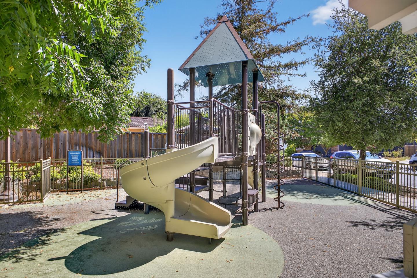 Detail Gallery Image 23 of 33 For 670 Grandview Ter, San Jose,  CA 95133 - 3 Beds | 2/1 Baths