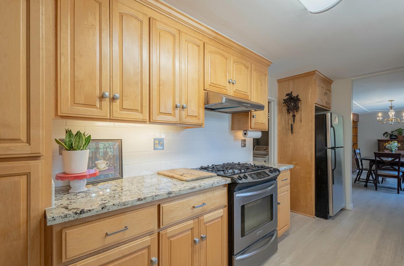 Detail Gallery Image 12 of 31 For 454 Paradise Rd, Salinas,  CA 93907 - 3 Beds | 2 Baths