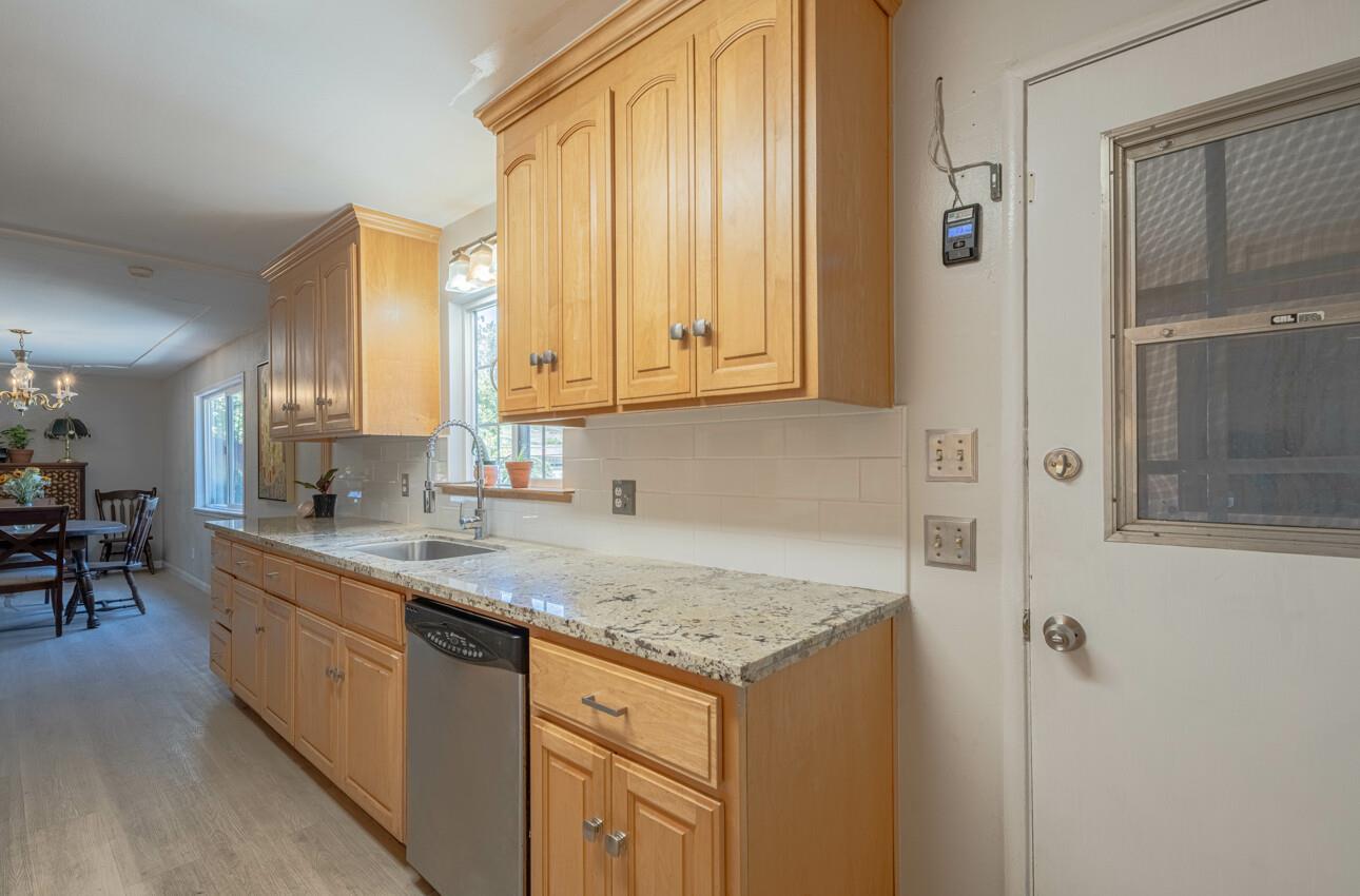Detail Gallery Image 13 of 31 For 454 Paradise Rd, Salinas,  CA 93907 - 3 Beds | 2 Baths