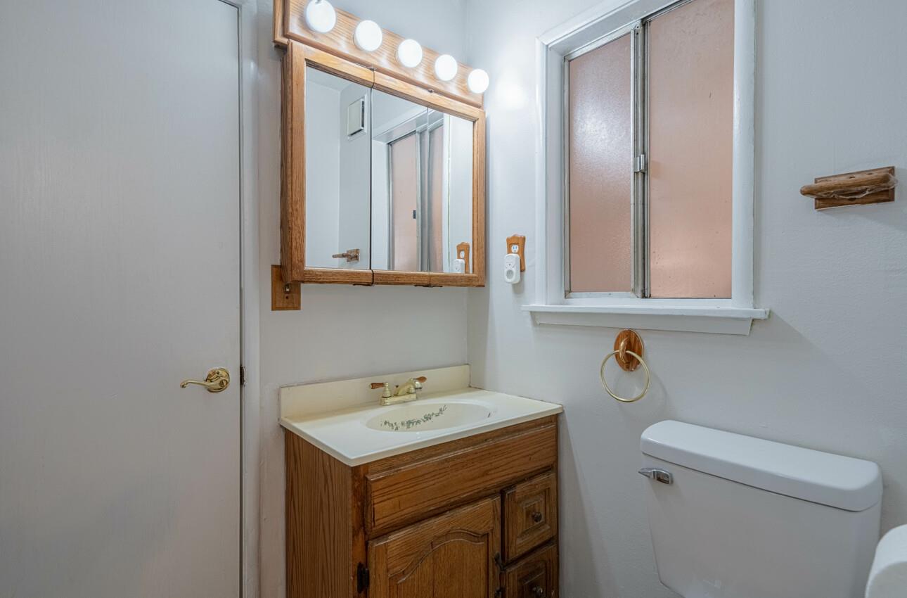 Detail Gallery Image 16 of 31 For 454 Paradise Rd, Salinas,  CA 93907 - 3 Beds | 2 Baths