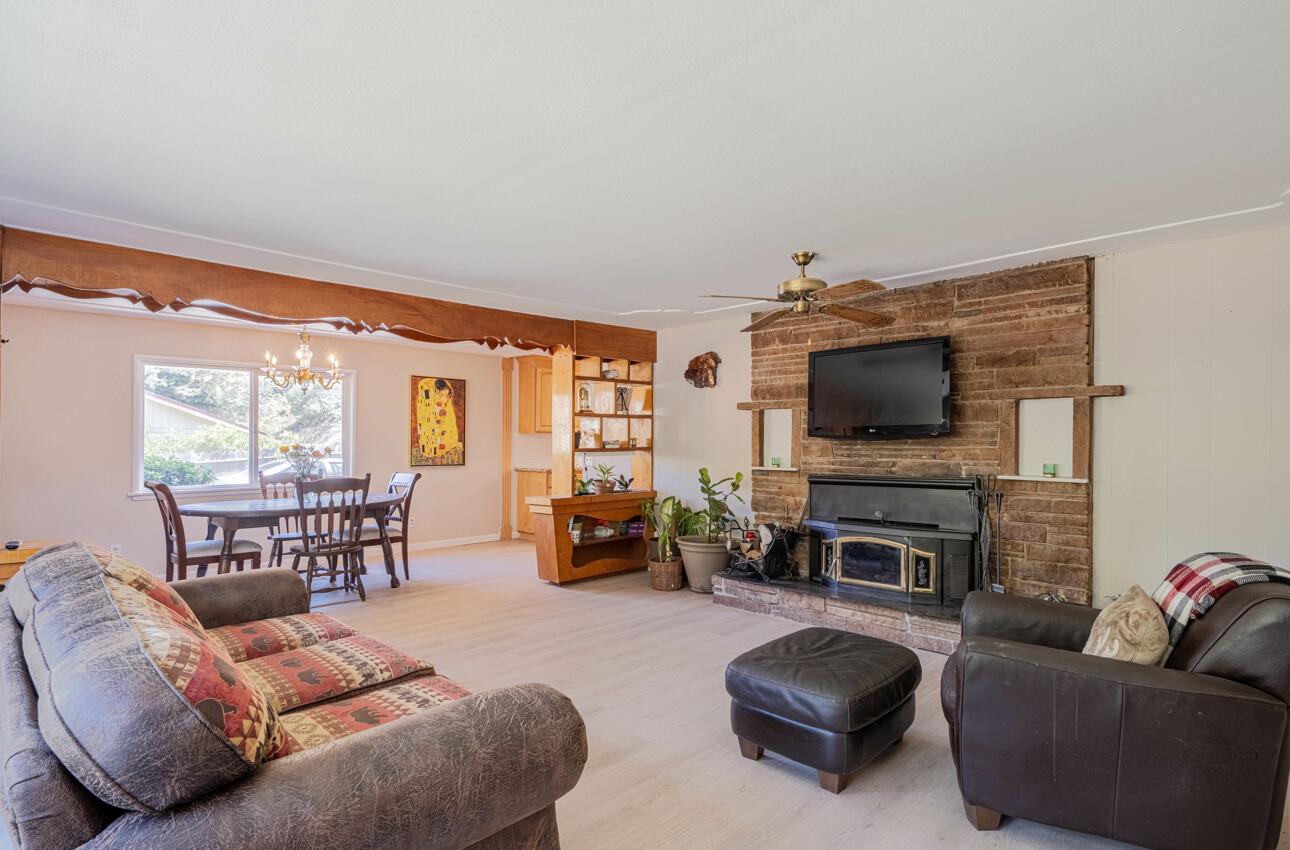 Detail Gallery Image 4 of 31 For 454 Paradise Rd, Salinas,  CA 93907 - 3 Beds | 2 Baths
