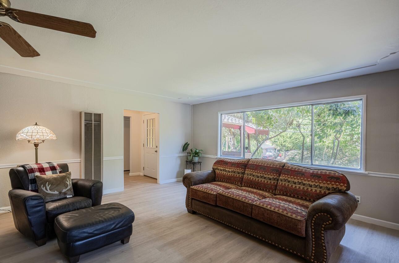 Detail Gallery Image 5 of 31 For 454 Paradise Rd, Salinas,  CA 93907 - 3 Beds | 2 Baths