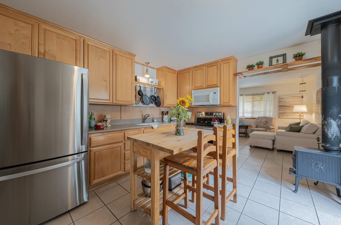 Detail Gallery Image 10 of 39 For 16566 Meridian Rd, Salinas,  CA 93907 - 2 Beds | 2 Baths