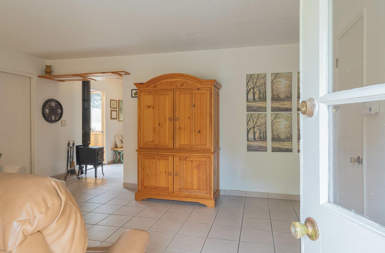Detail Gallery Image 5 of 39 For 16566 Meridian Rd, Salinas,  CA 93907 - 2 Beds | 2 Baths